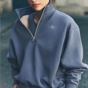 ALO Yoga Accolade 1/4 zip in bluestone
